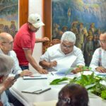 Funcionario de Chilpancingo gasta hasta 60 mil pesos en restaurantes, acusa Salgado